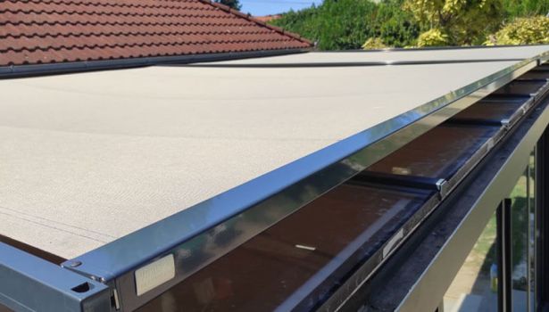 Télikert árnyékoló