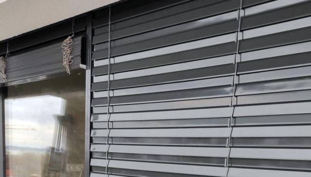 Homlokzat árnyékolás